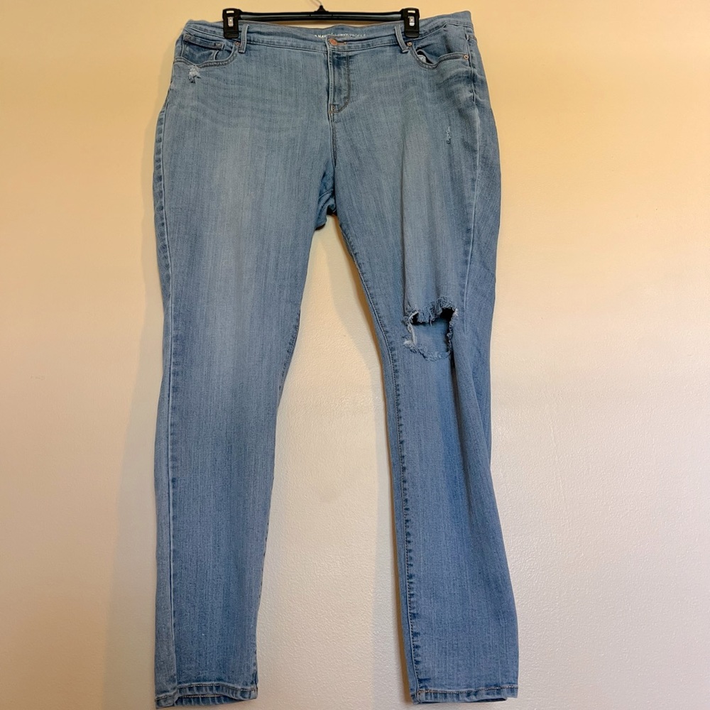 Old Navy Distressed “Curvy Profile” Jeans Size 18